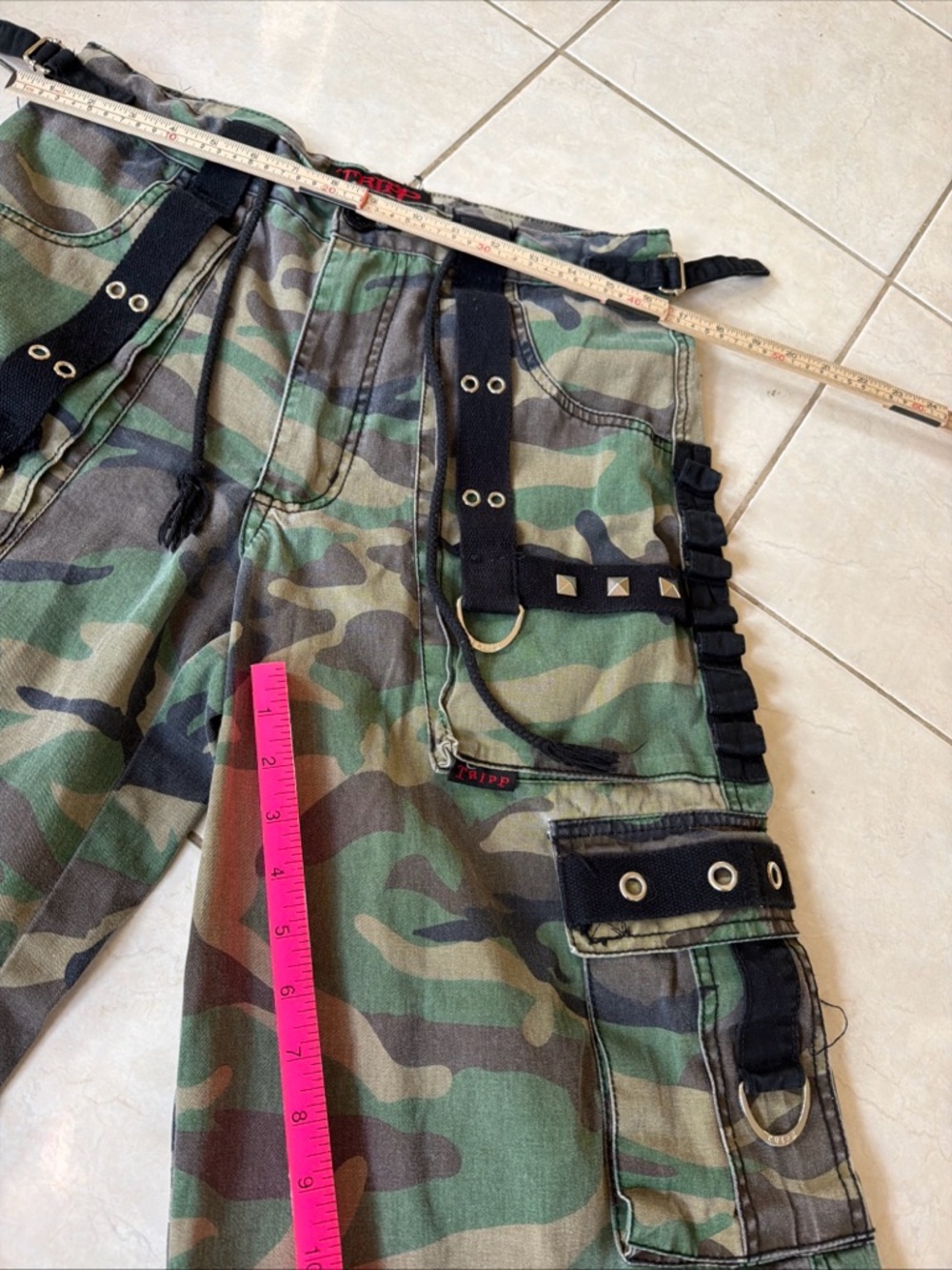 Tripp Nyc Camo Convertible Pants - Picture 7 of 16